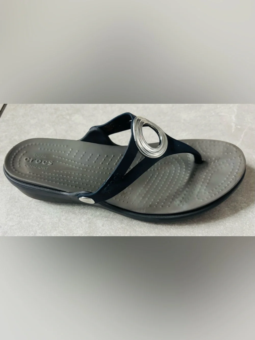 Crocs Sanrah Silver Circle Wedge Sandals - Picture 3 of 11